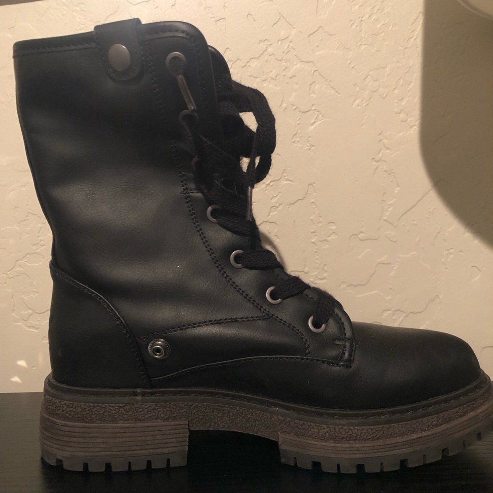 Roxy Black Combat Boots